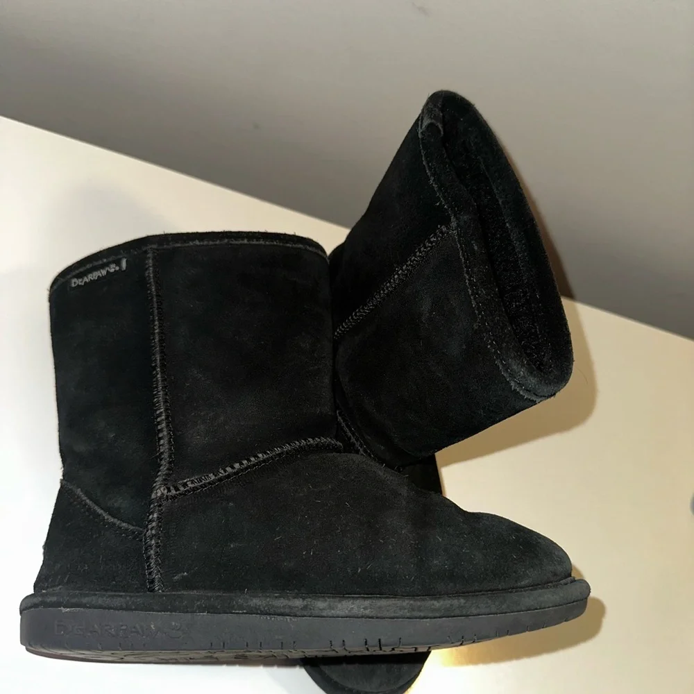 Bearpaw Youth Black Suede Shearling Boots (Size 3Y)